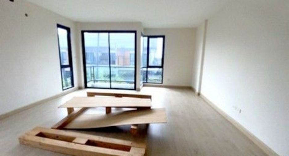 Reihenhaus zum Kauf mit 1 Zimmer in Ban Bueng, Chonburi