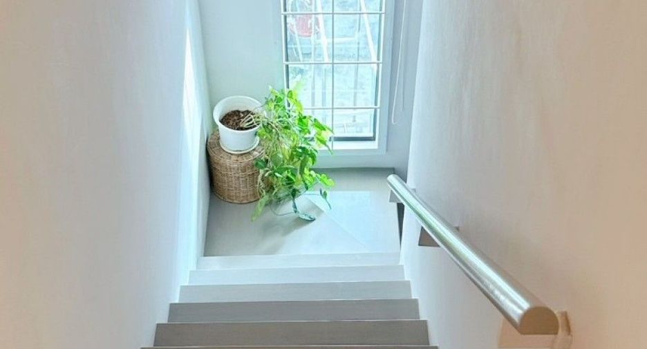 For sale 3 bedrooms townhouse in Mueang Chachoengsao, Chachoengsao