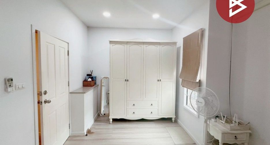 For sale 3 bedrooms townhouse in Mueang Chachoengsao, Chachoengsao