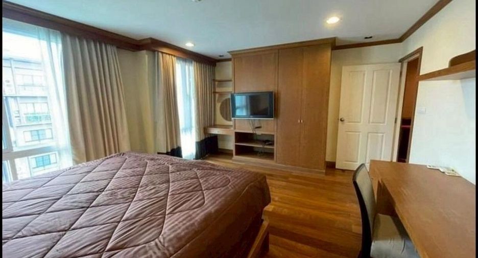 For rent 2 bedrooms condo in Phaya Thai, Bangkok