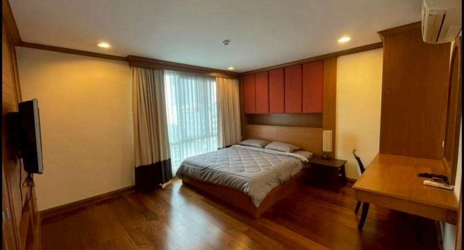 For rent 2 bedrooms condo in Phaya Thai, Bangkok