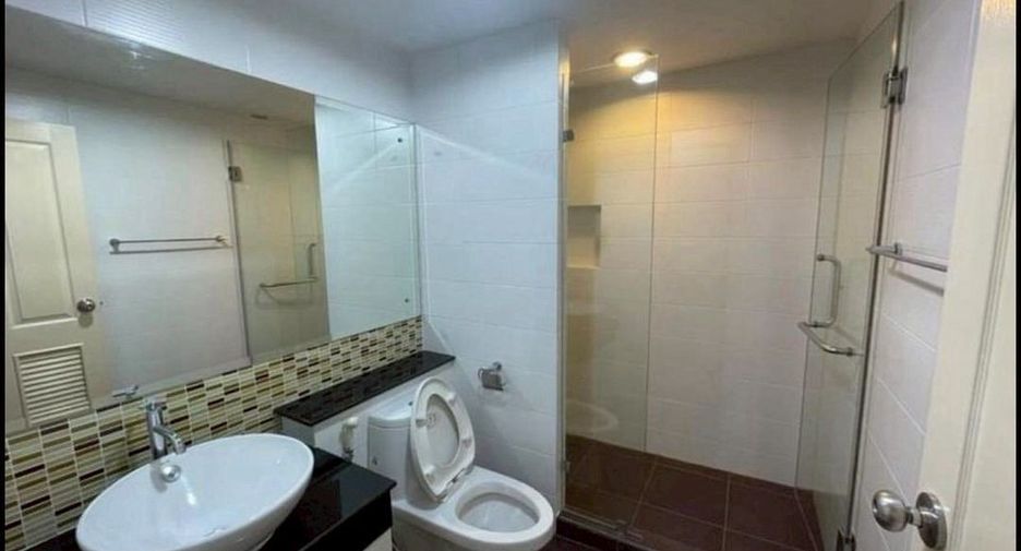 For rent 2 bedrooms condo in Phaya Thai, Bangkok