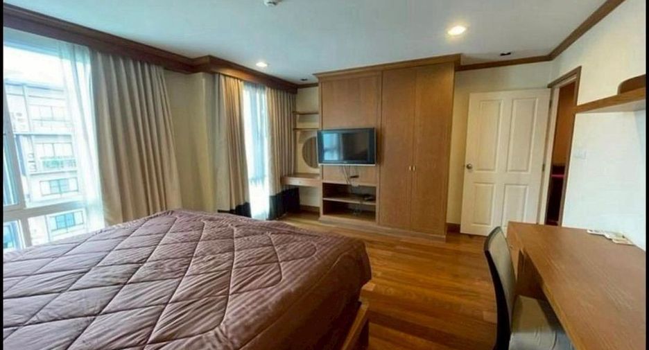 For rent 2 bedrooms condo in Phaya Thai, Bangkok