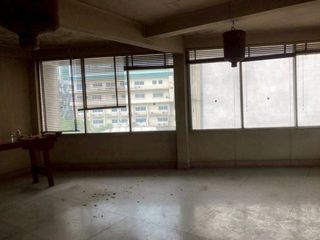 Аренда торговое помещение в Кхлонг Тоеи, Бангкок