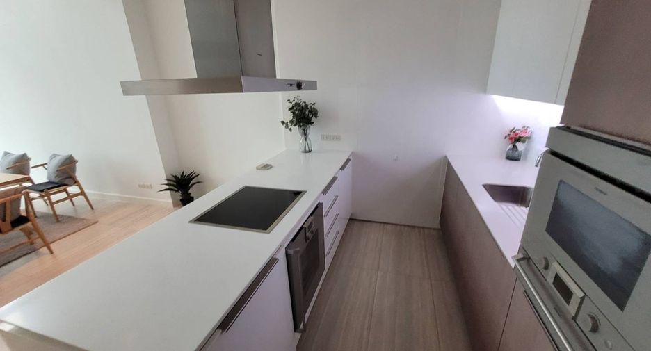 Condo en alquiler de 2 habitaciones en Pathum Wan, Bangkok