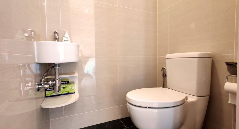 For sale 1 bed condo in Khlong Toei, Bangkok