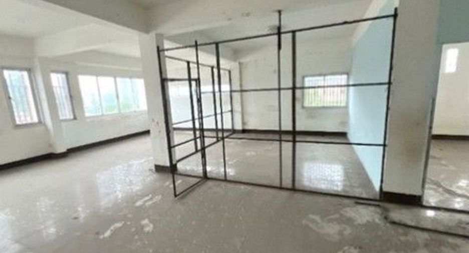 For sale 1 bed retail Space in Watthana Nakhon, Sa Kaeo