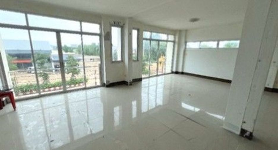 For sale 1 bed retail Space in Watthana Nakhon, Sa Kaeo