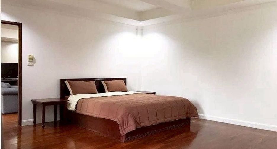For rent 2 bedrooms condo in Watthana, Bangkok