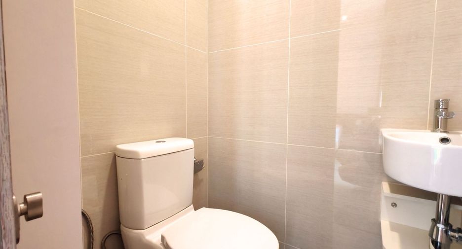 For sale 1 bed condo in Khlong Toei, Bangkok