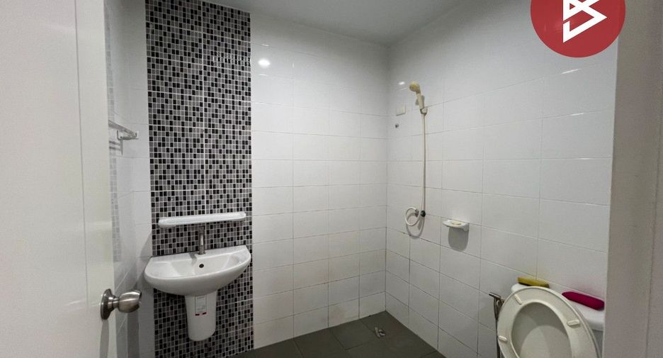 For sale 3 bedrooms townhouse in Thung Khru, Bangkok