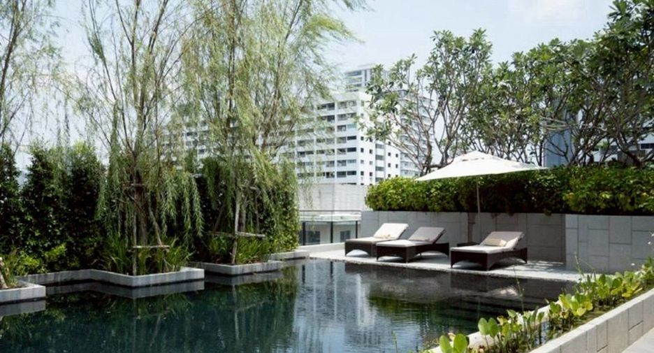 For sale 3 bedrooms condo in Watthana, Bangkok