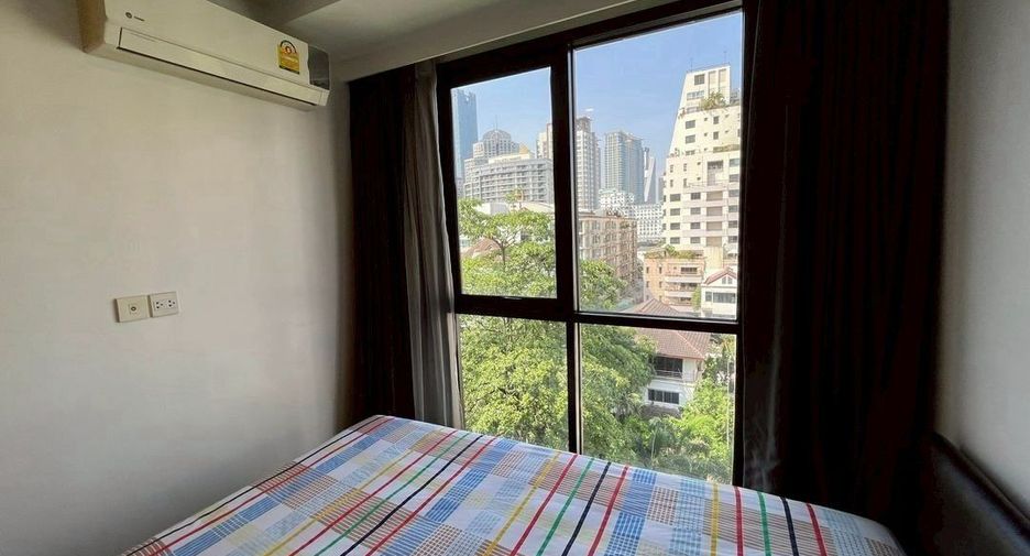For sale 1 bed condo in Khlong Toei, Bangkok