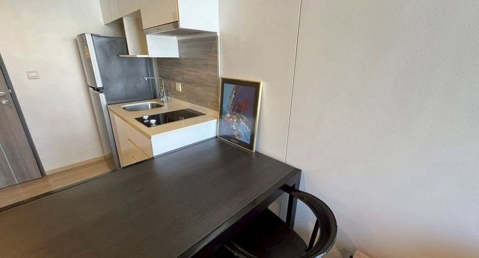 For sale 1 bed condo in Khlong Toei, Bangkok