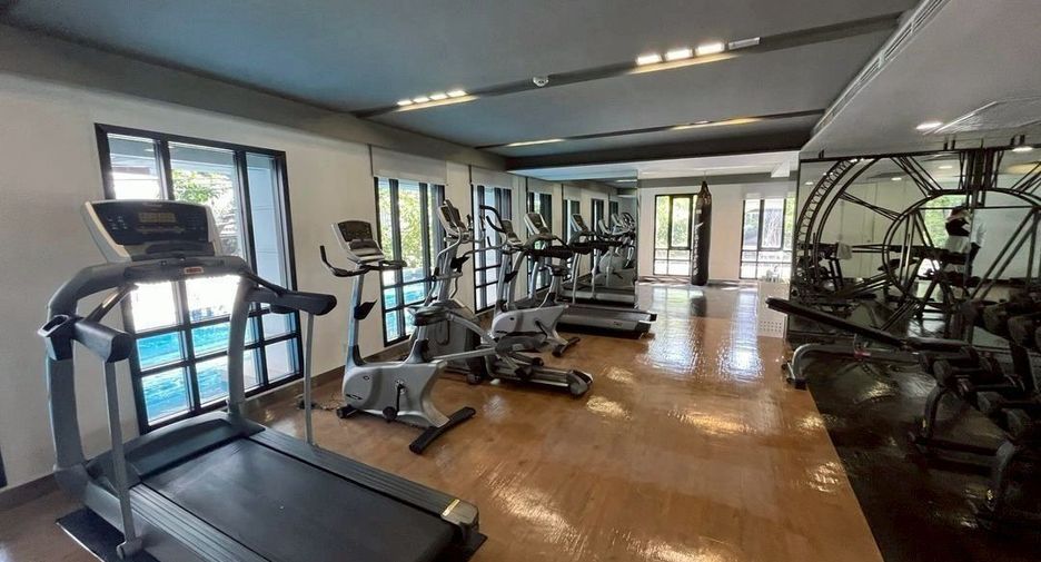 For sale 3 bedrooms condo in Khlong Toei, Bangkok