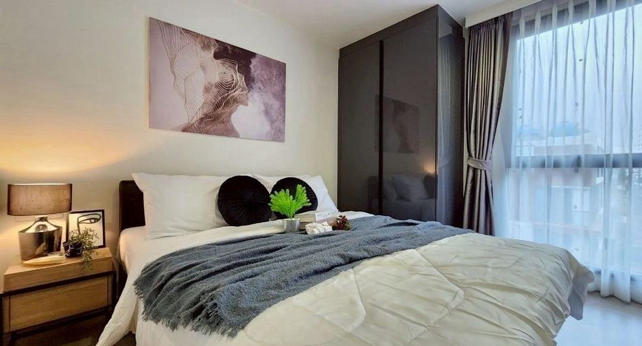 For sale 3 bedrooms condo in Khlong Toei, Bangkok