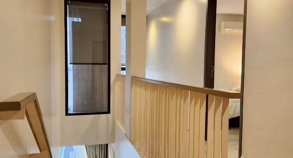 For sale 3 bedrooms condo in Khlong Toei, Bangkok