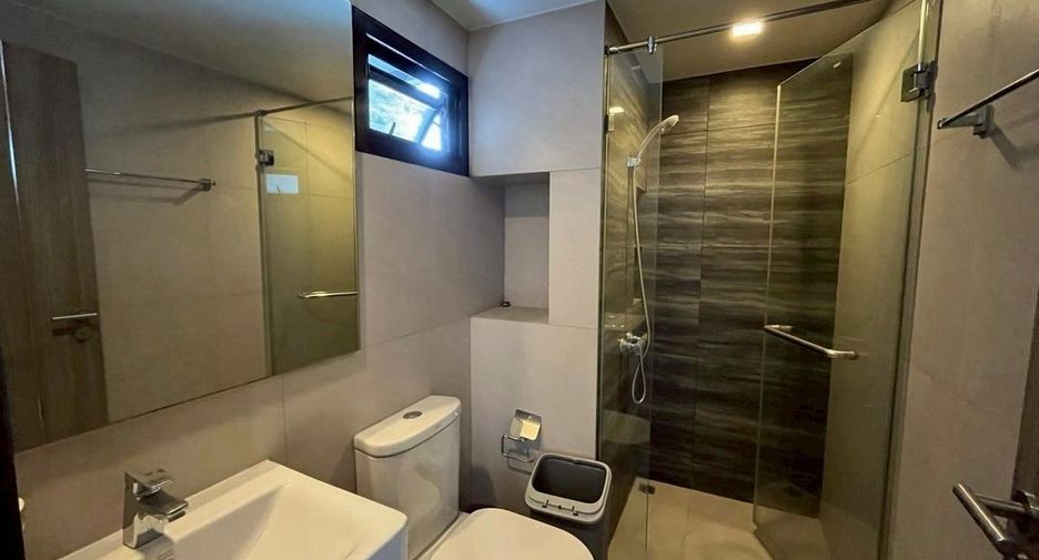 Condo en alquiler de 2 habitaciones en Khlong Toei, Bangkok
