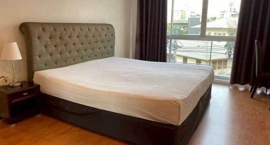 For rent 2 bedrooms condo in Khlong Toei, Bangkok