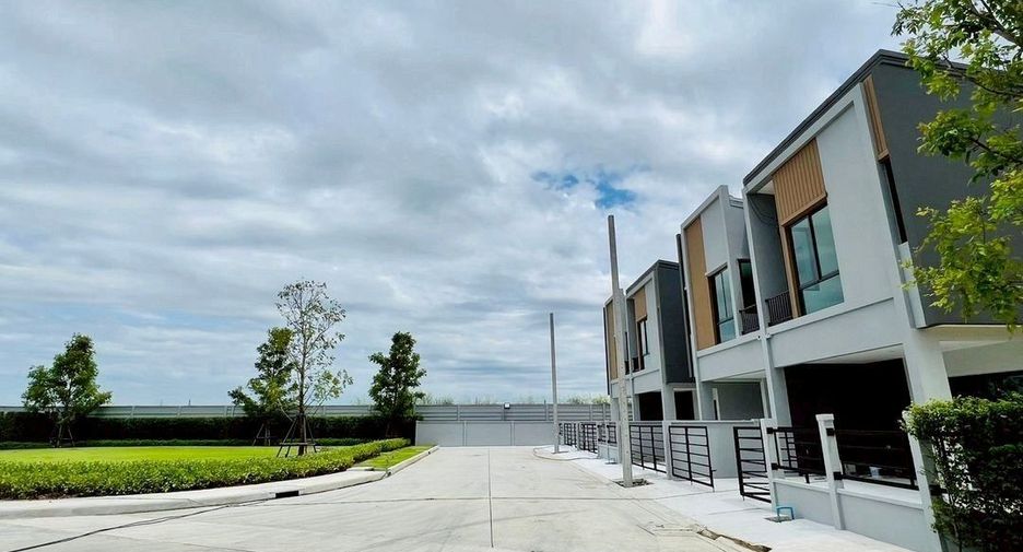 For rent and for sale 3 bedrooms townhouse in Bang Phli, Samut Prakan