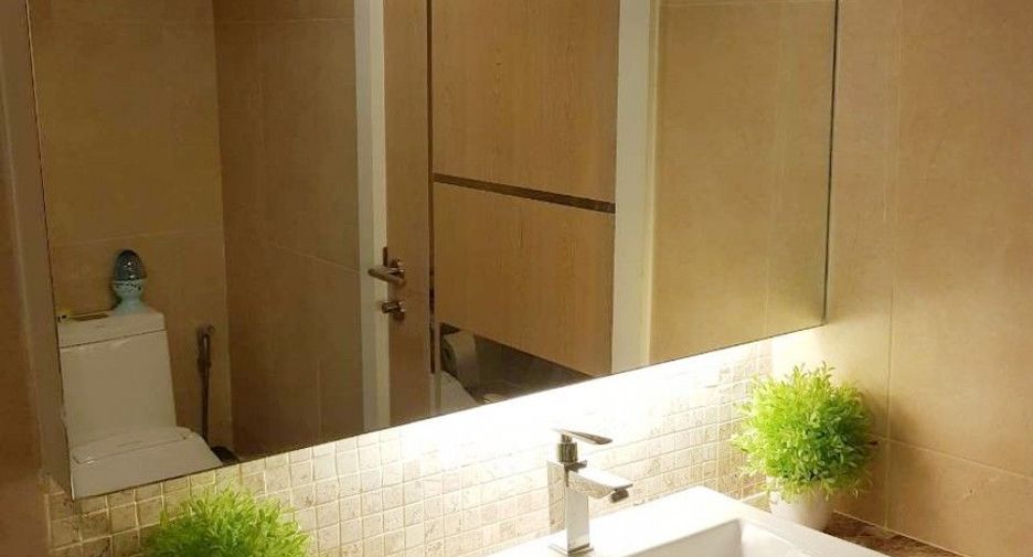 For sale 1 bed condo in Si Racha, Chonburi