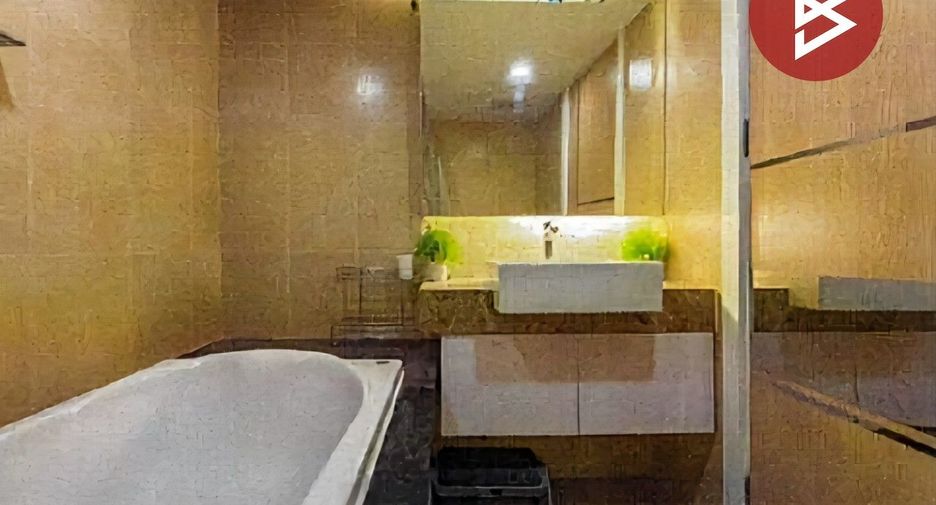 For sale 1 bed condo in Si Racha, Chonburi