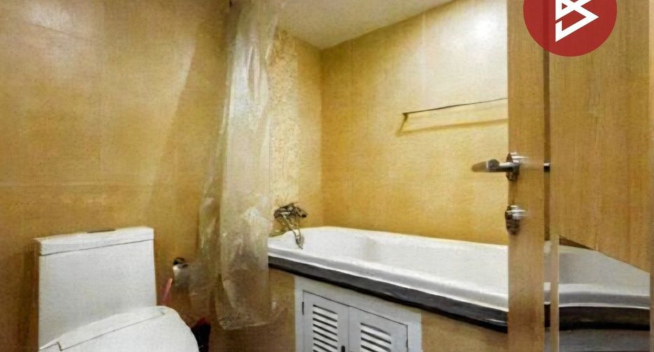 For sale 1 bed condo in Si Racha, Chonburi
