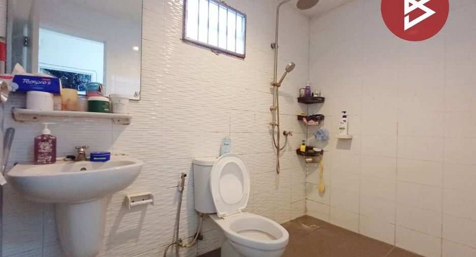 For sale 3 bedrooms townhouse in Mueang Samut Prakan, Samut Prakan