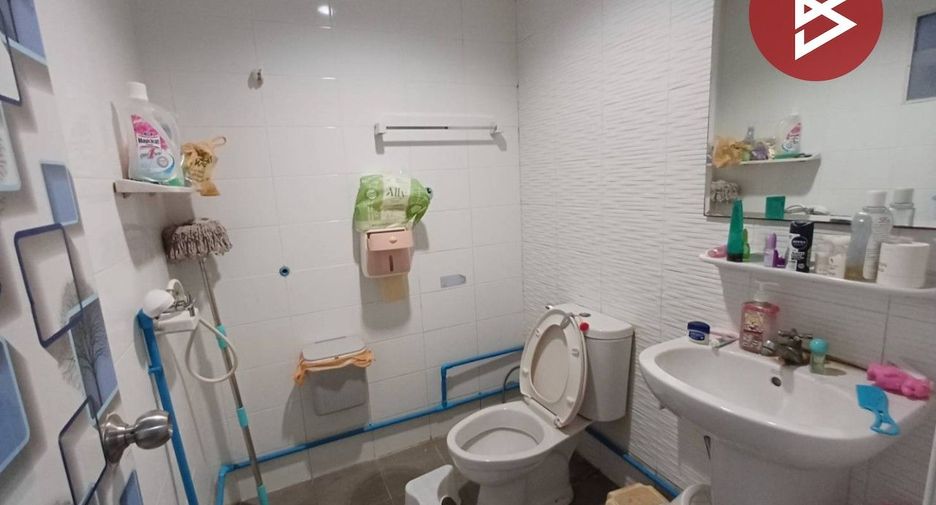 For sale 3 bedrooms townhouse in Mueang Samut Prakan, Samut Prakan