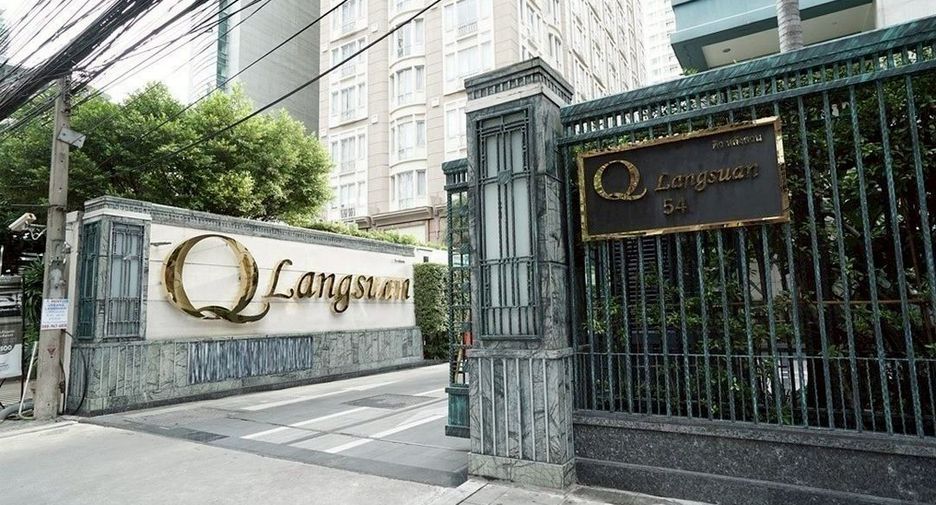 For rent 2 bedrooms condo in Pathum Wan, Bangkok
