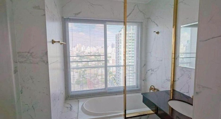 À louer 2 chambres condo à Watthana, Bangkok