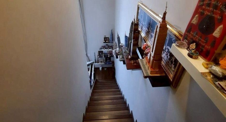 For sale 1 bed condo in Phaya Thai, Bangkok