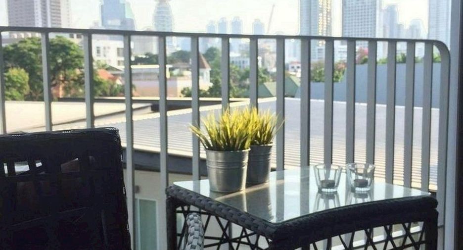For rent and for sale 1 bed condo in Watthana, Bangkok