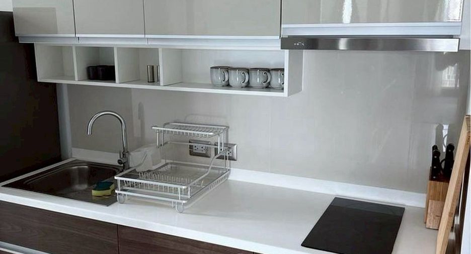 For rent 2 ベッドルーム condo in Watthana, Bangkok
