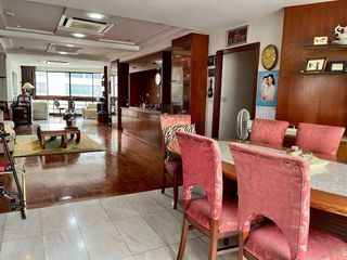 À louer et à vendre 4 chambres condo à Khlong Toei, Bangkok