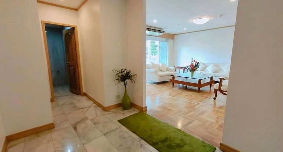 For rent 3 bedrooms condo in Khlong Toei, Bangkok