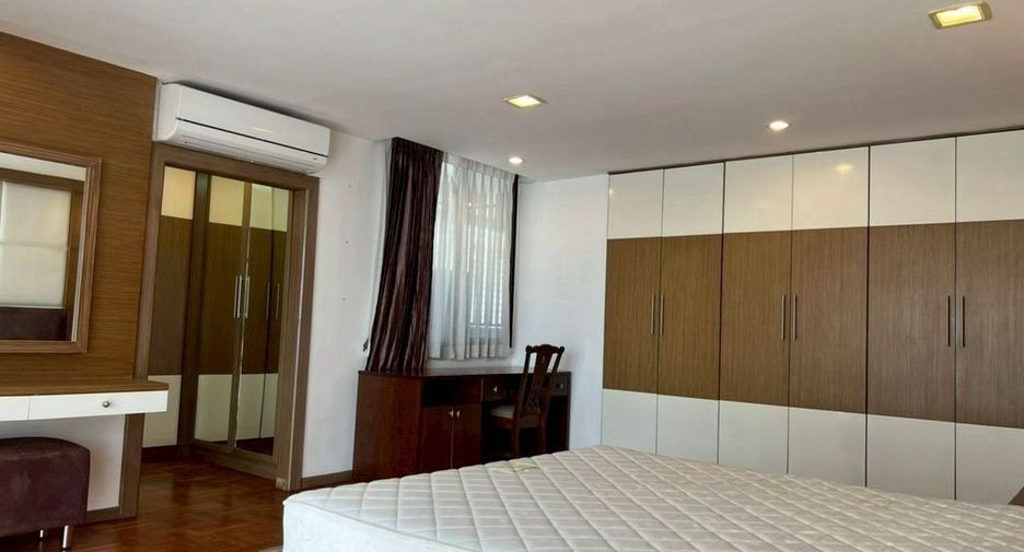 Condo en alquiler de 4 habitaciones en Khlong Toei, Bangkok