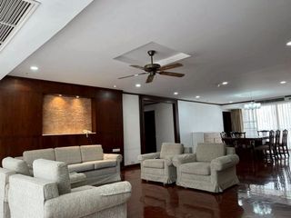 Wohnung zur Miete mit 3 Zimmer in Khlong Toei, Bangkok