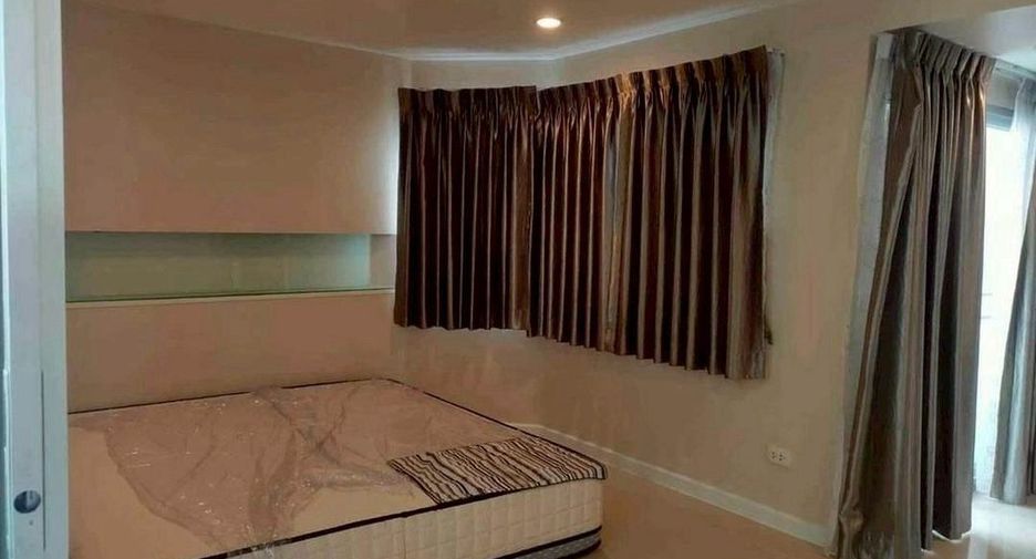 For rent 2 bedrooms condo in Central Pattaya, Pattaya