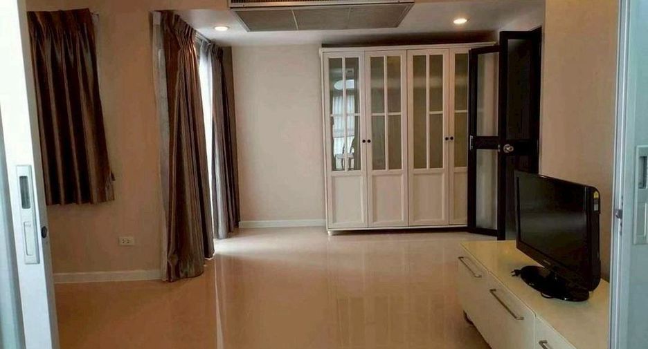 For rent 2 bedrooms condo in Central Pattaya, Pattaya
