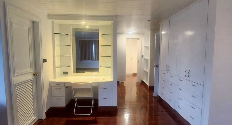 For rent 3 ベッドルーム condo in Watthana, Bangkok