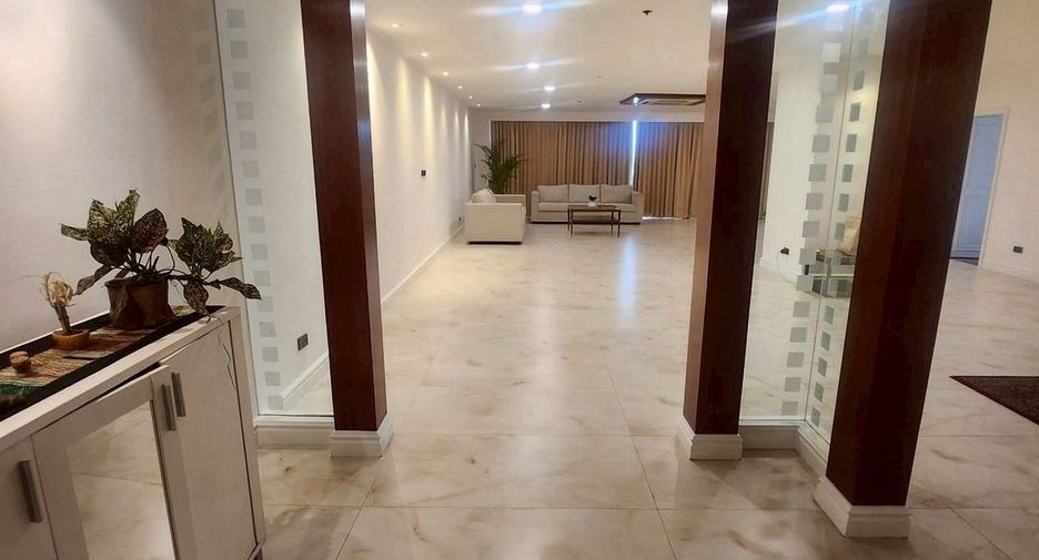For rent 3 ベッドルーム condo in Watthana, Bangkok