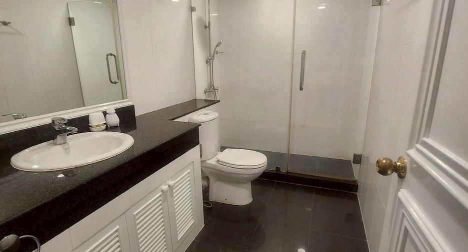 For rent 3 ベッドルーム condo in Watthana, Bangkok