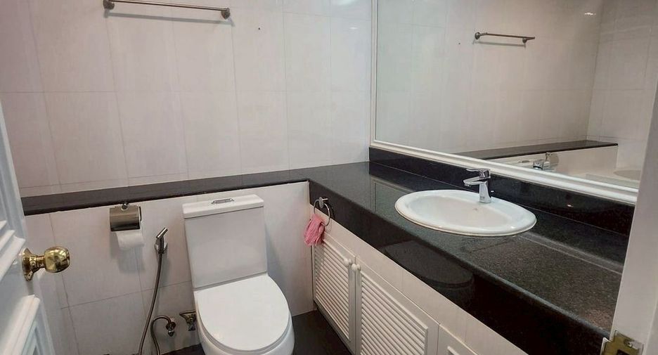 For rent 3 ベッドルーム condo in Watthana, Bangkok