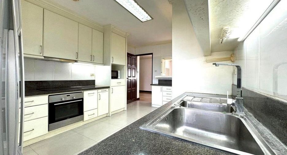 À louer et à vendre 3 chambres condo à Watthana, Bangkok