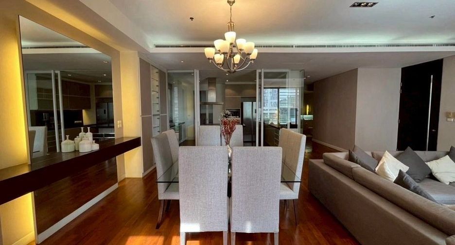 For rent 3 bedrooms condo in Khlong Toei, Bangkok