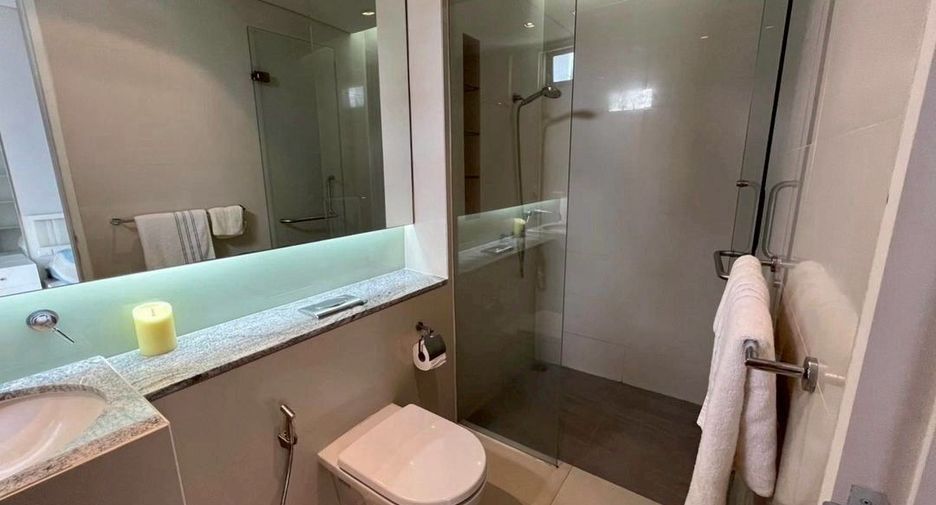 For rent 3 bedrooms condo in Khlong Toei, Bangkok