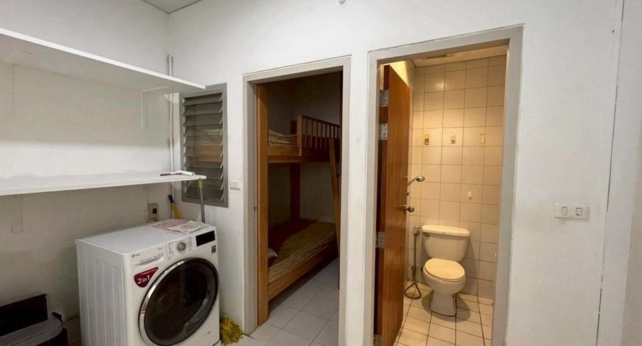 For rent 3 bedrooms condo in Khlong Toei, Bangkok