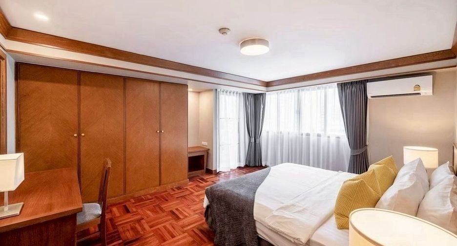 For rent 2 bedrooms condo in Watthana, Bangkok