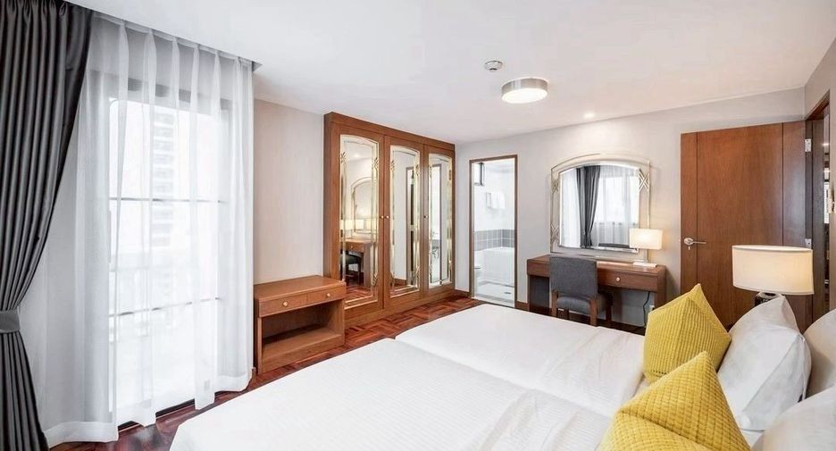 For rent 2 bedrooms condo in Watthana, Bangkok